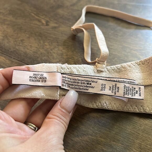 Victorias Secret Body by Victoria lined strapless bra signature straps Sz-32C - Picture 7 of 10